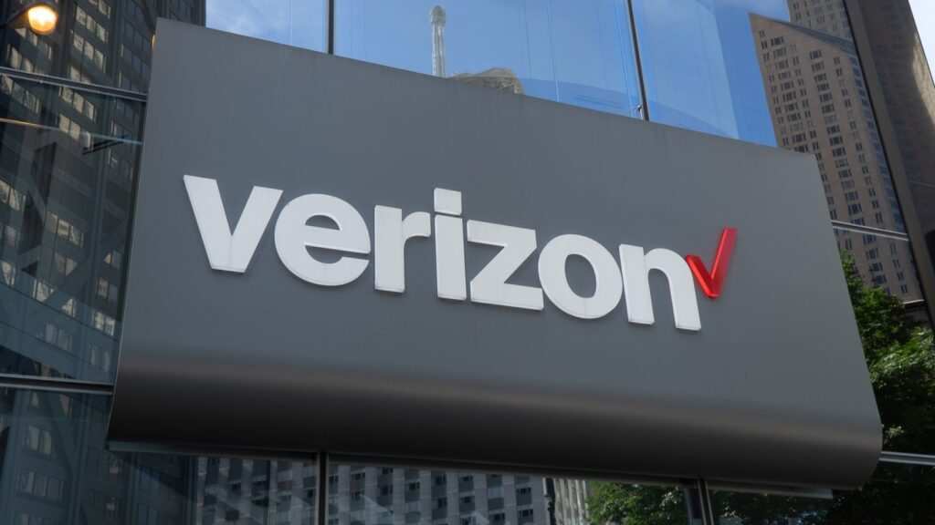 A Verizon Customer's Simple Trick for A Significant Monthly Discount That You Can Try Too